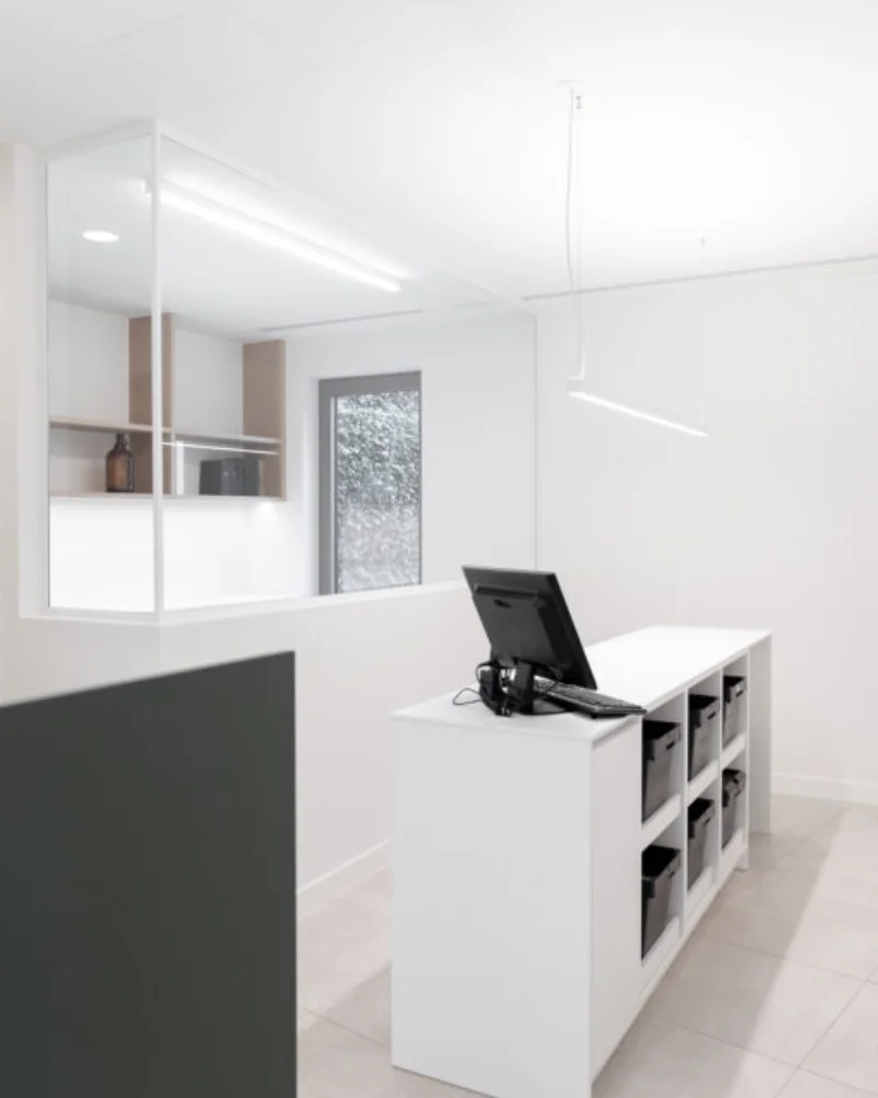 Witte kast met vakken apotheek Peutie by Quality Living