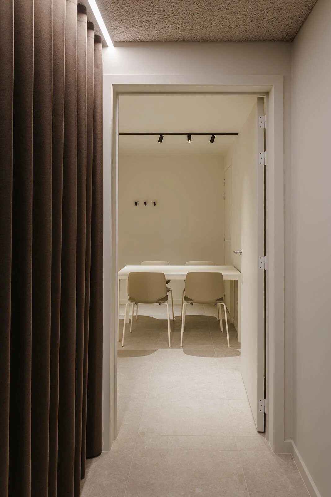 QUALITYLIVING OOGCENTRUMBUGGENHOUT BUROBONITO 1